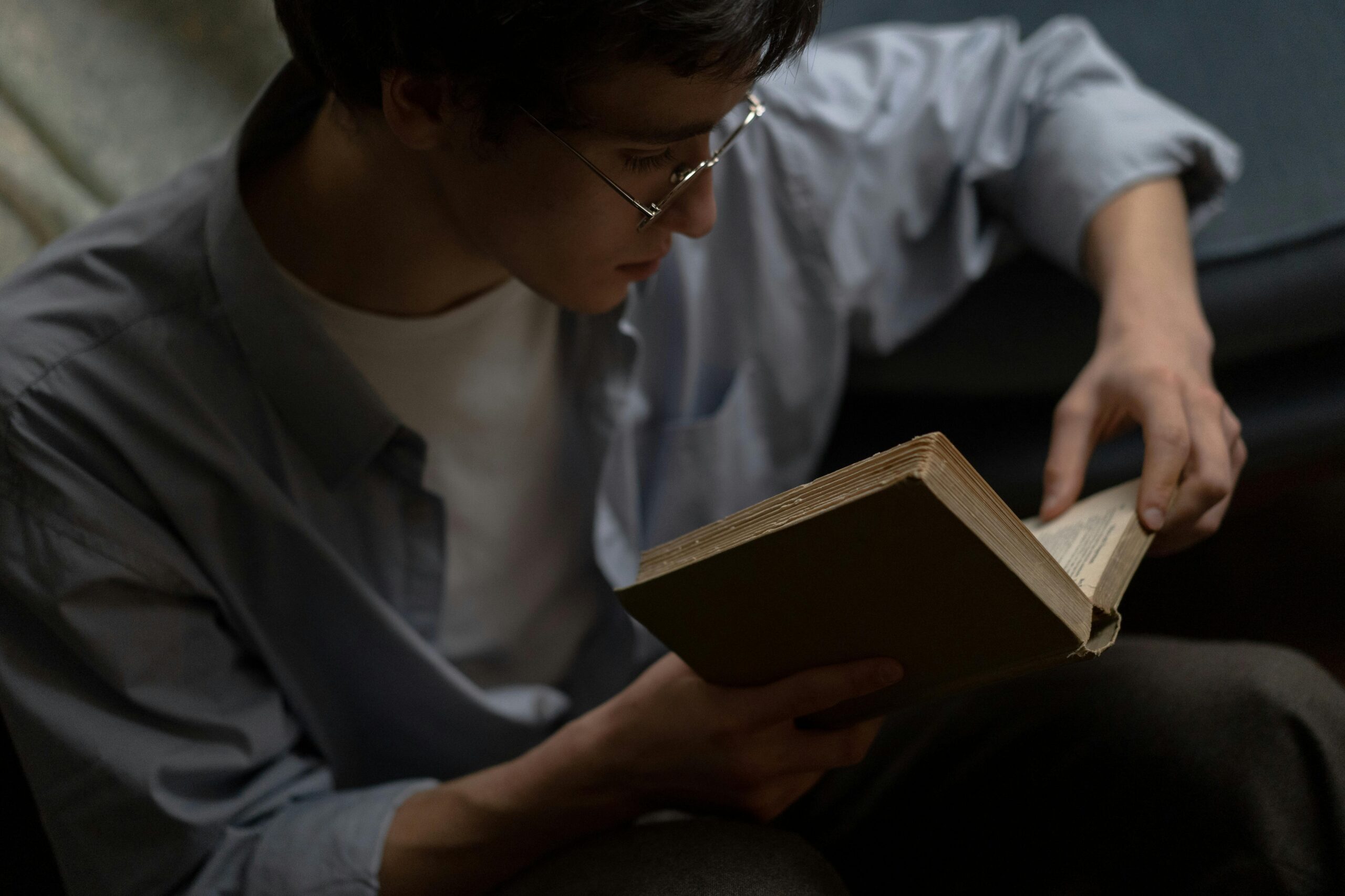 Life-Changing Books to Read in Your 20s: Habits to Shape Your Mind