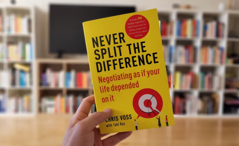 10 Books like Never Split the Difference