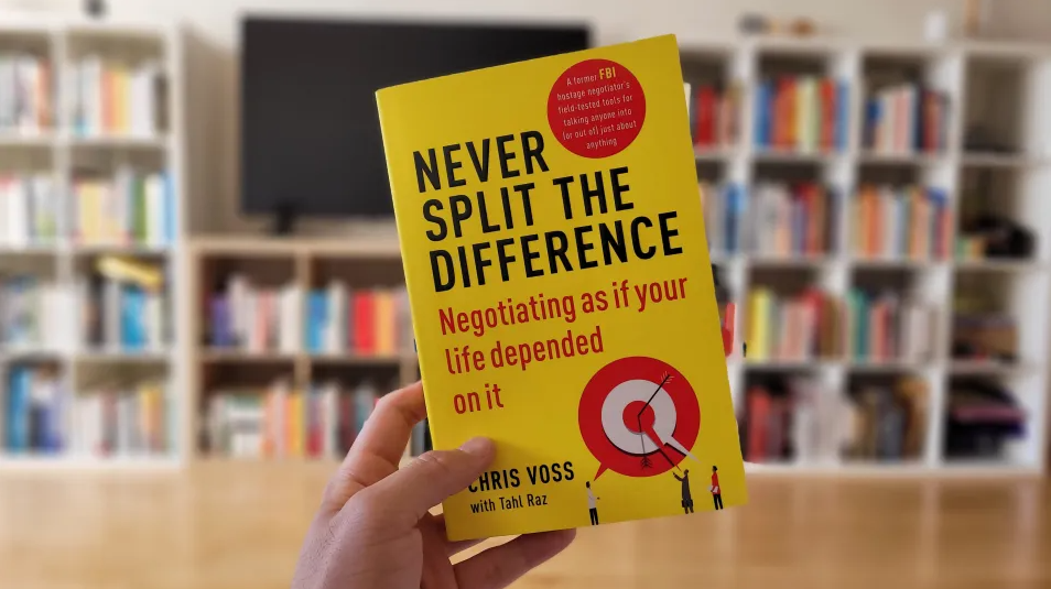 10 Books like Never Split the Difference